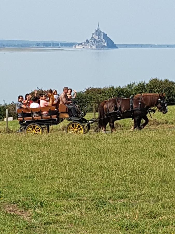 Chez Jollyjune, A Moins D'Une Heure Du Mont Saint Michel Champeaux Экстерьер фото